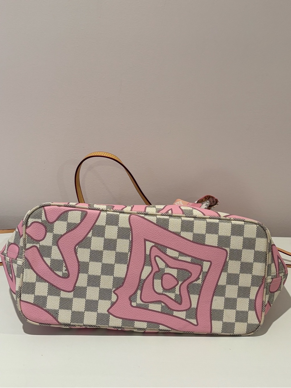 🩷Designer Inspired Pink Checkered Tote Bag with Pouch & Scarf - Picture 10 of 14